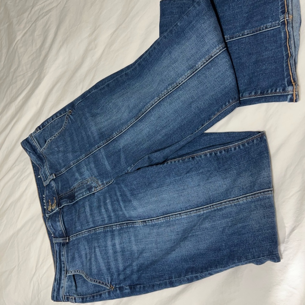 AE size 18L High Rise Flare with front seam Detail